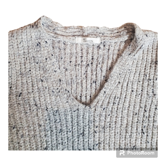 89th + Madison Soft Cozy V-Neck  Sweater - Picture 2 of 7